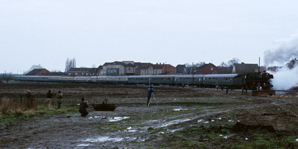 http://www.burkhard-beyer.net/WLE-Sonderfahrten/WLE_79_5080_(1979-12-02)_bearb.jpg